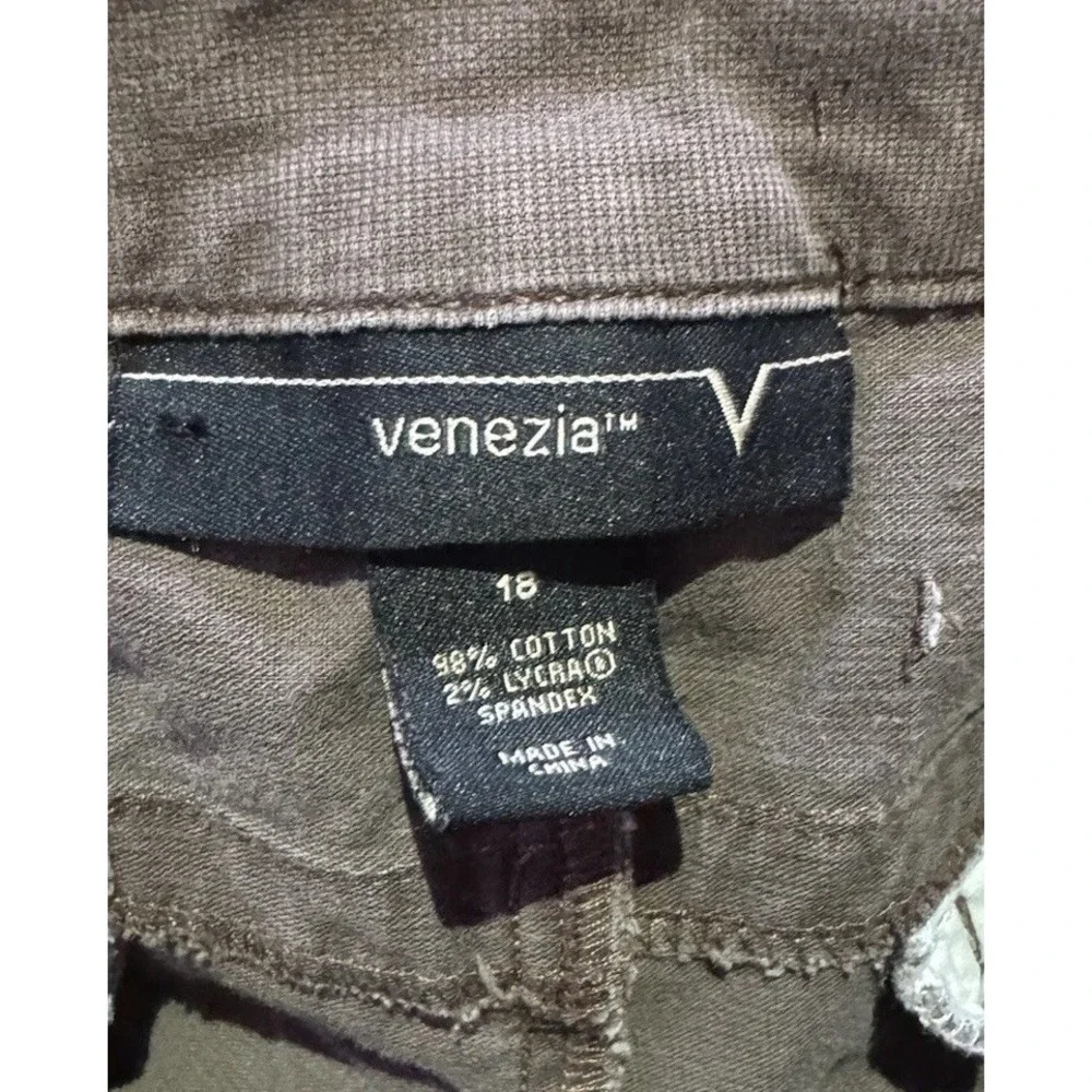 Venezia Cargo Shorts‎ Womens Size 18 Brown Cotton Blend Multiple Pockets Button